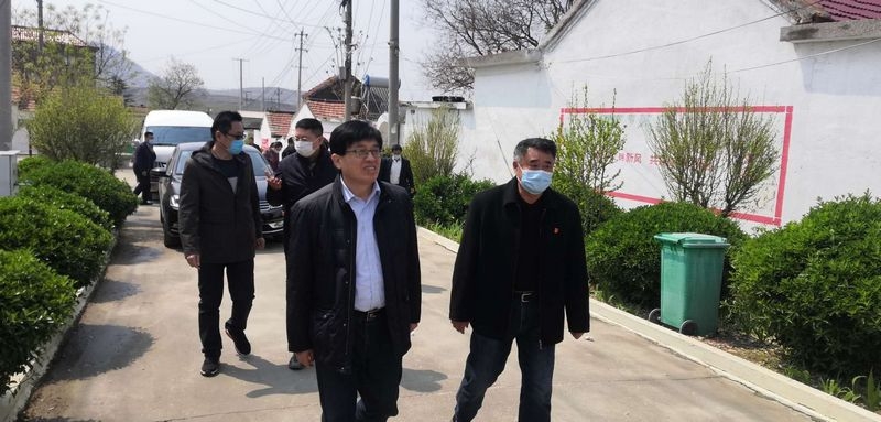 卫国带队走访慰问"万名干部下基层"驻新泰市放城镇乡村振兴服务队成员